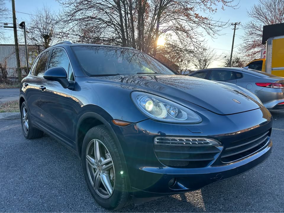 Car Image 5