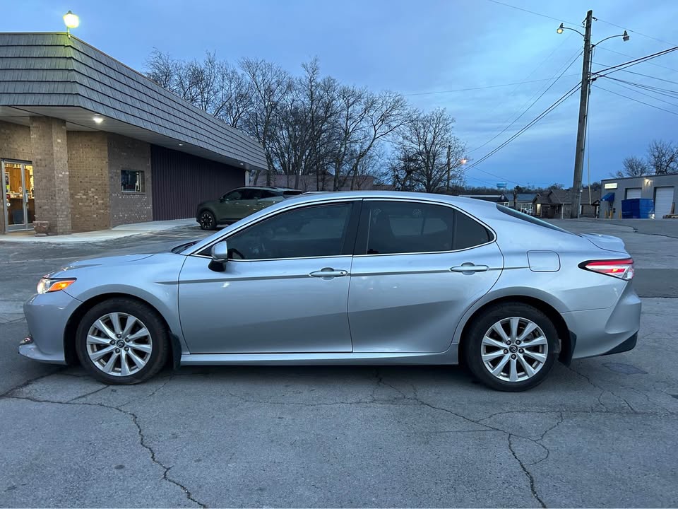 Car Image 9