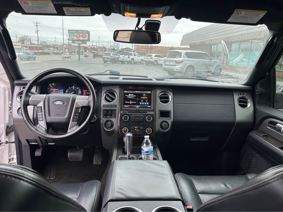 Car Image 16