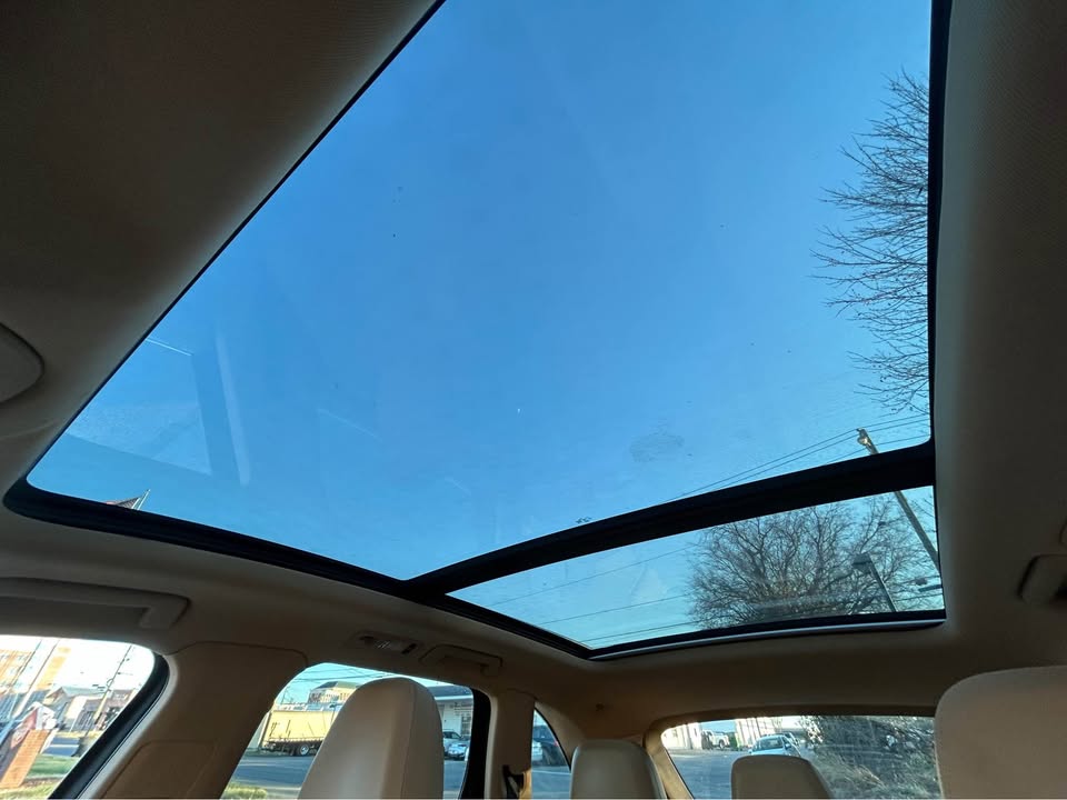 Car Image 9