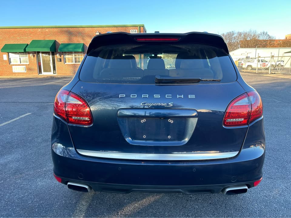 Car Image 10