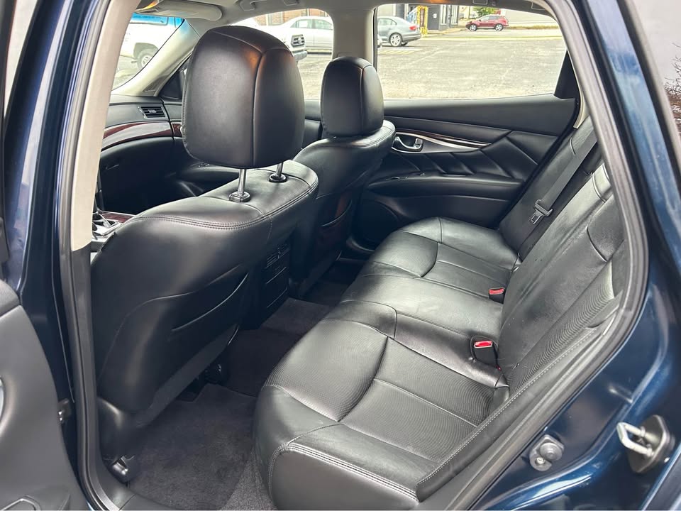 Car Image 19