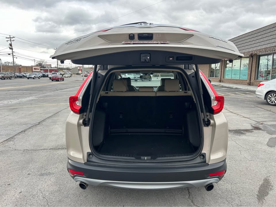Car Image 16