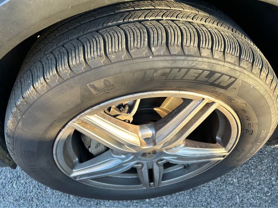 Car Image 19