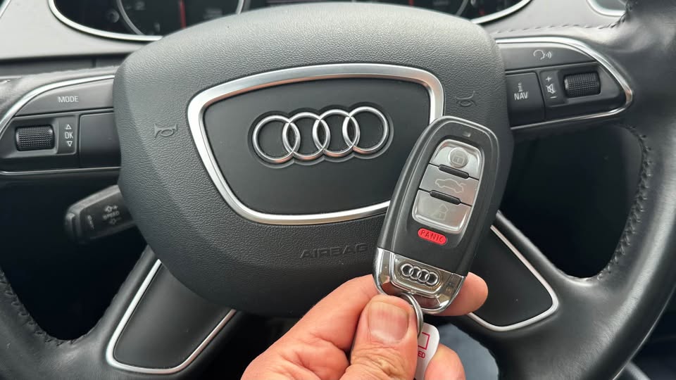 Car Image 16