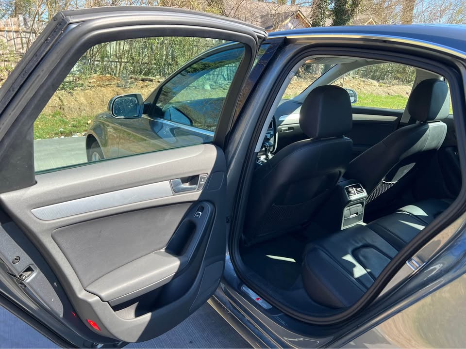 Car Image 17