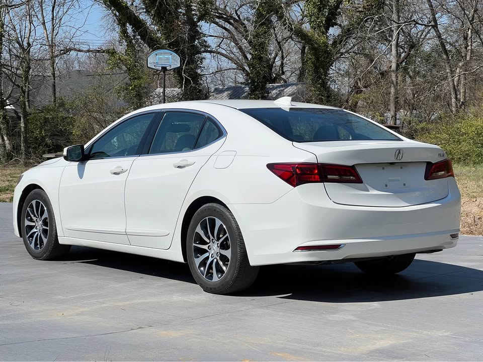 Car Image 16