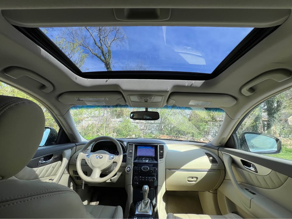 Car Image 10