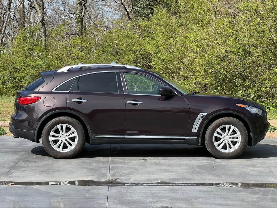 Car Image 16
