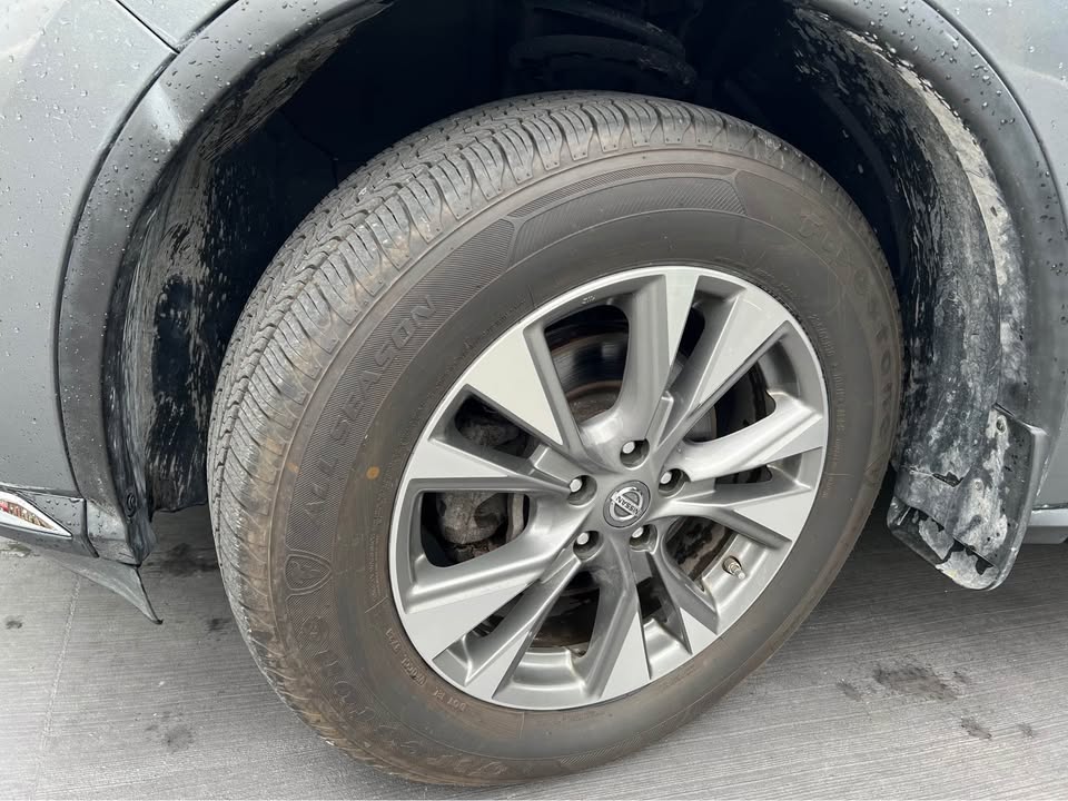 Car Image 11