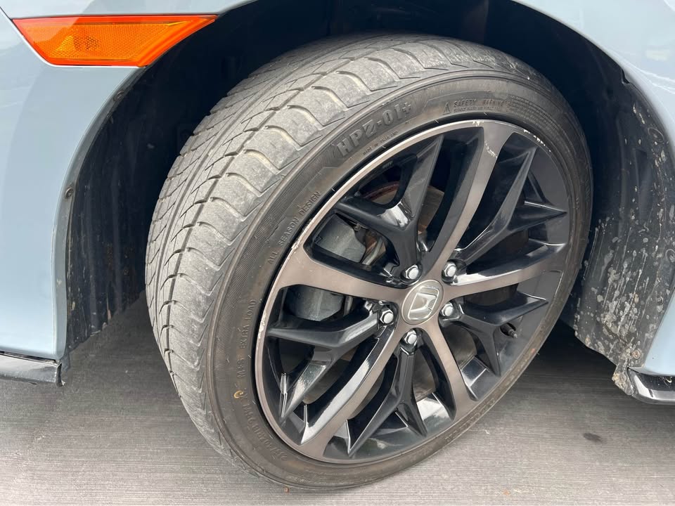 Car Image 7
