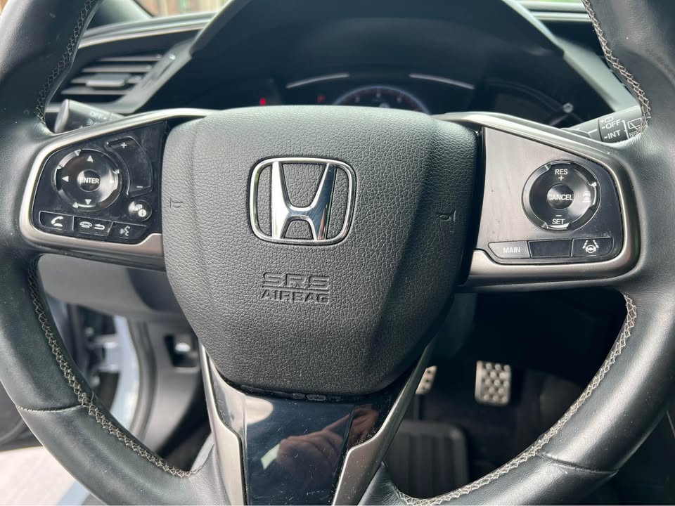 Car Image 10