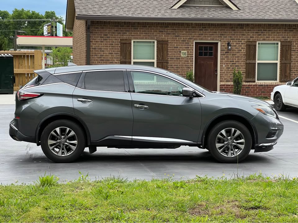 Car Image 16