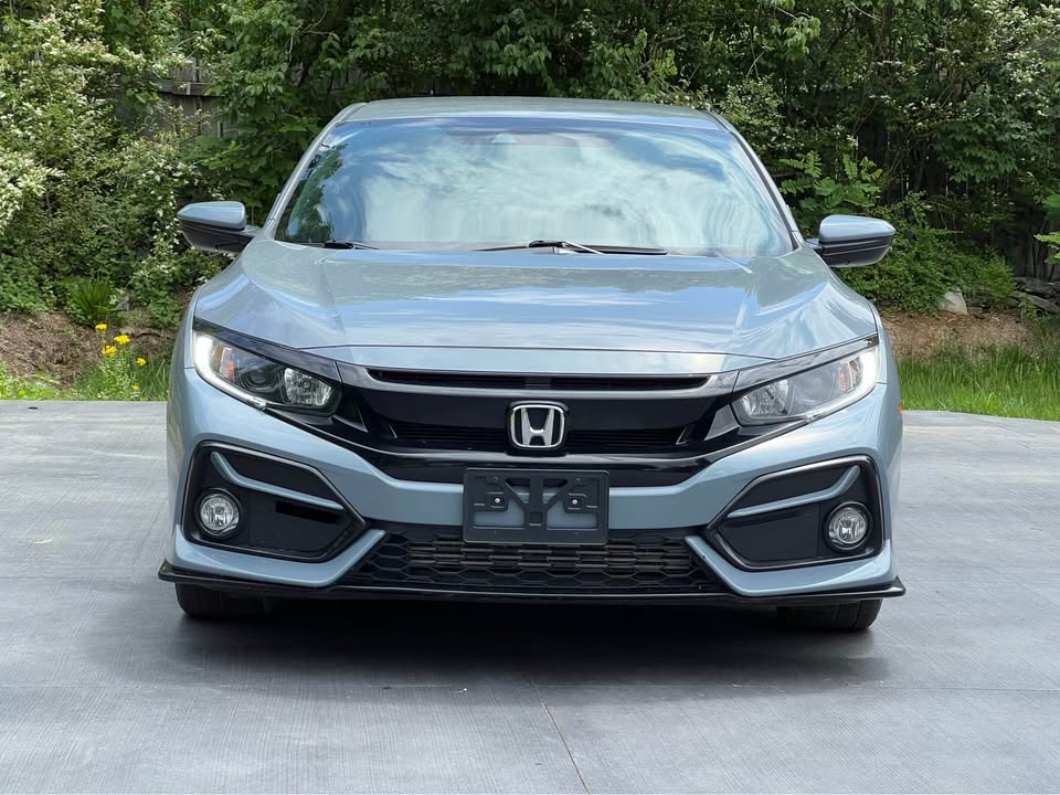 Car Image 18
