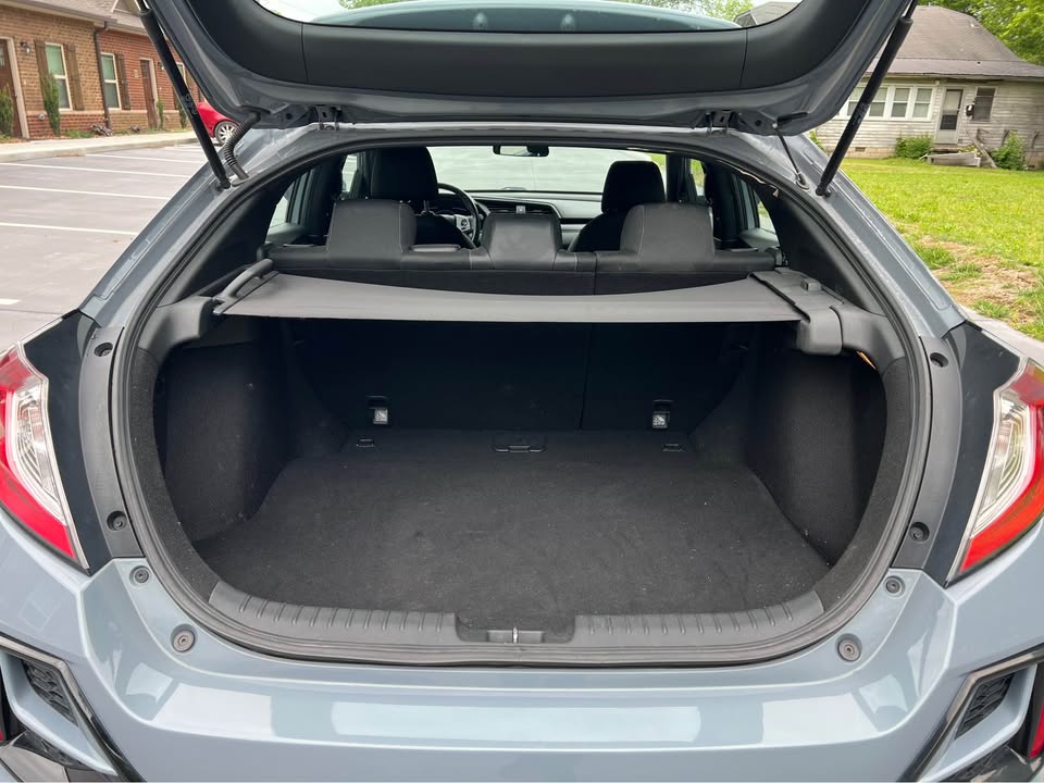 Car Image 19